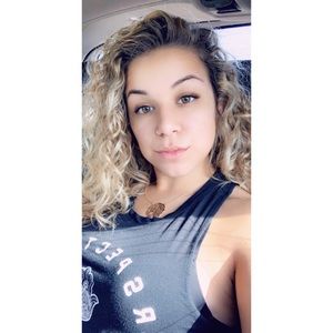 Meet your Posher, Annasofia